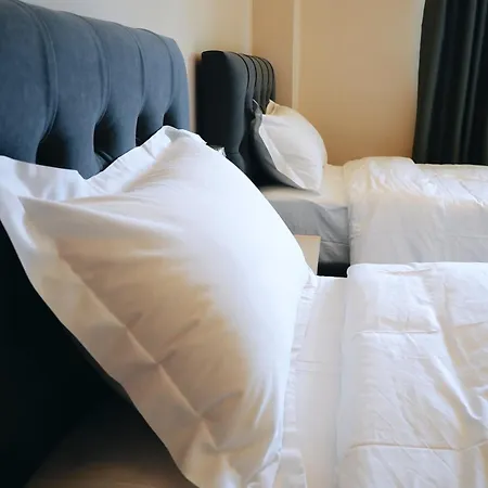 Отель Ufo Center *