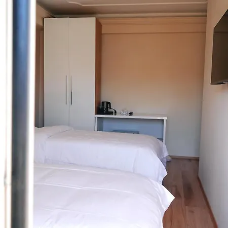 فندق Ufo Center *