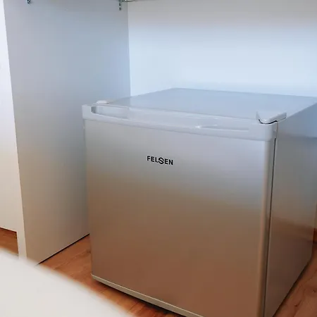 Ufo Center فندق تيرانا