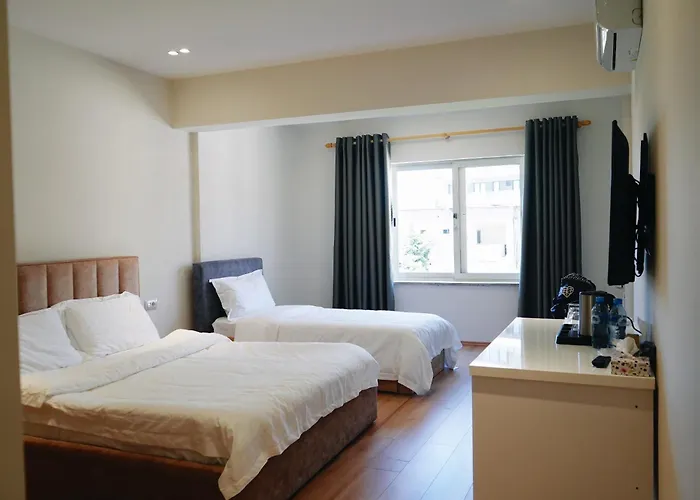 Ufo Center * 티라나