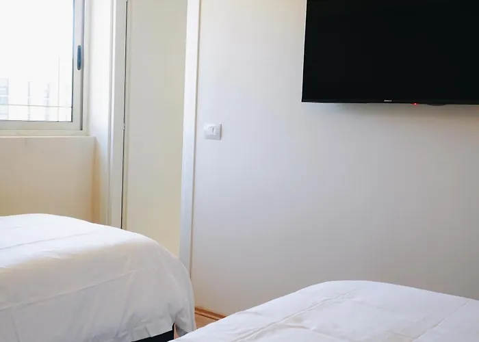 Ufo Center * 티라나