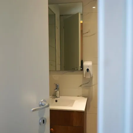 Otel Ufo Center Tiran