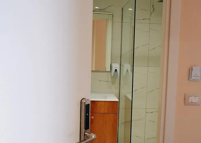 Ufo Center Hotel Tirana